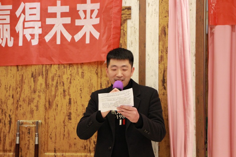 先進(jìn)團(tuán)隊(duì)代表發(fā)言.JPG
